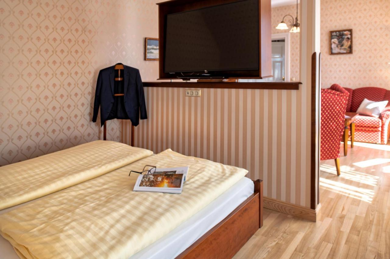 Recknitztal-Hotel Марлоу Экстерьер фото